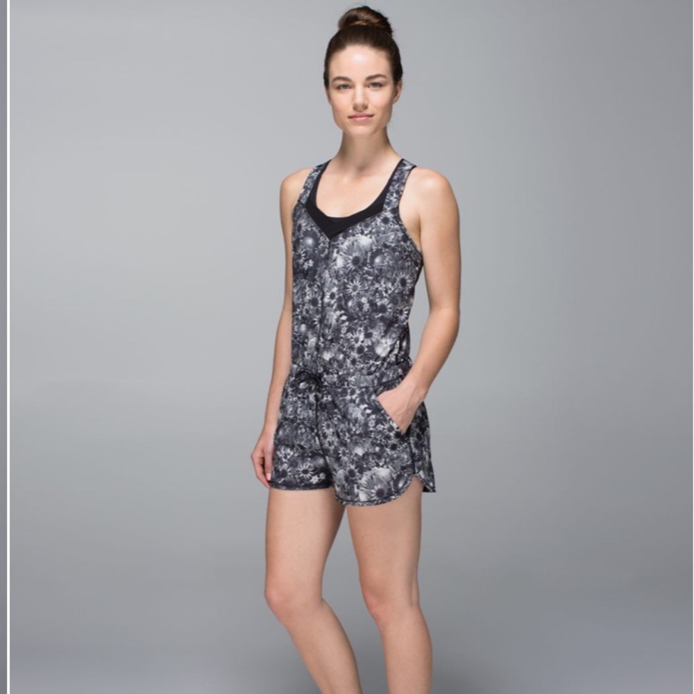 Lululemon The Runsie, in Flowabunga, sise 6